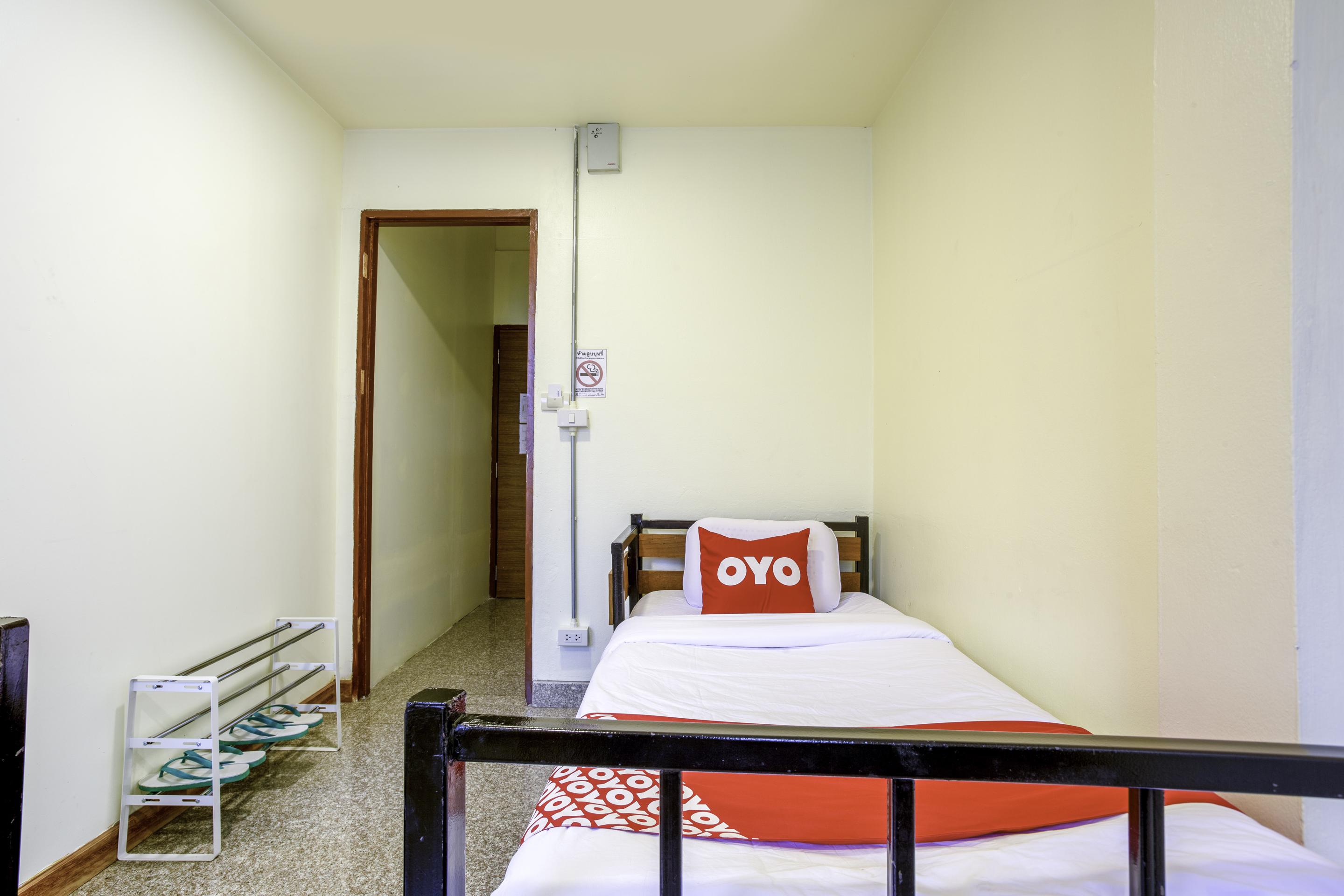 Oyo 928 Leaf Hostel Chiang Mai Exterior foto